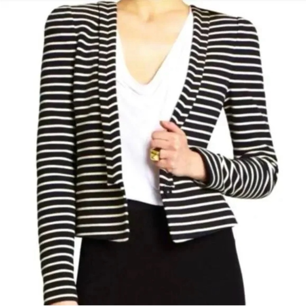 BCBG MaxAzria black and white striped blazer sz xs
